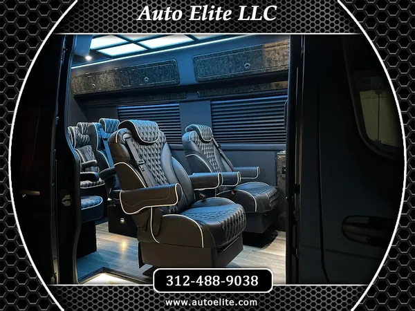 2024 Elite Voyager 10 Passenger Luxury Van wth Bathroom Mercedes-Benz Sprinter